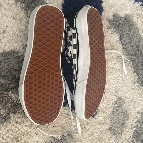 lightly used tie up vans - Picture 2 of 2